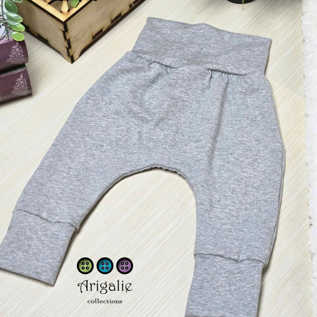 PANTALON ÉVOLUTIF UNI | ARIGALIE - Coin stylé - Prêt à partir