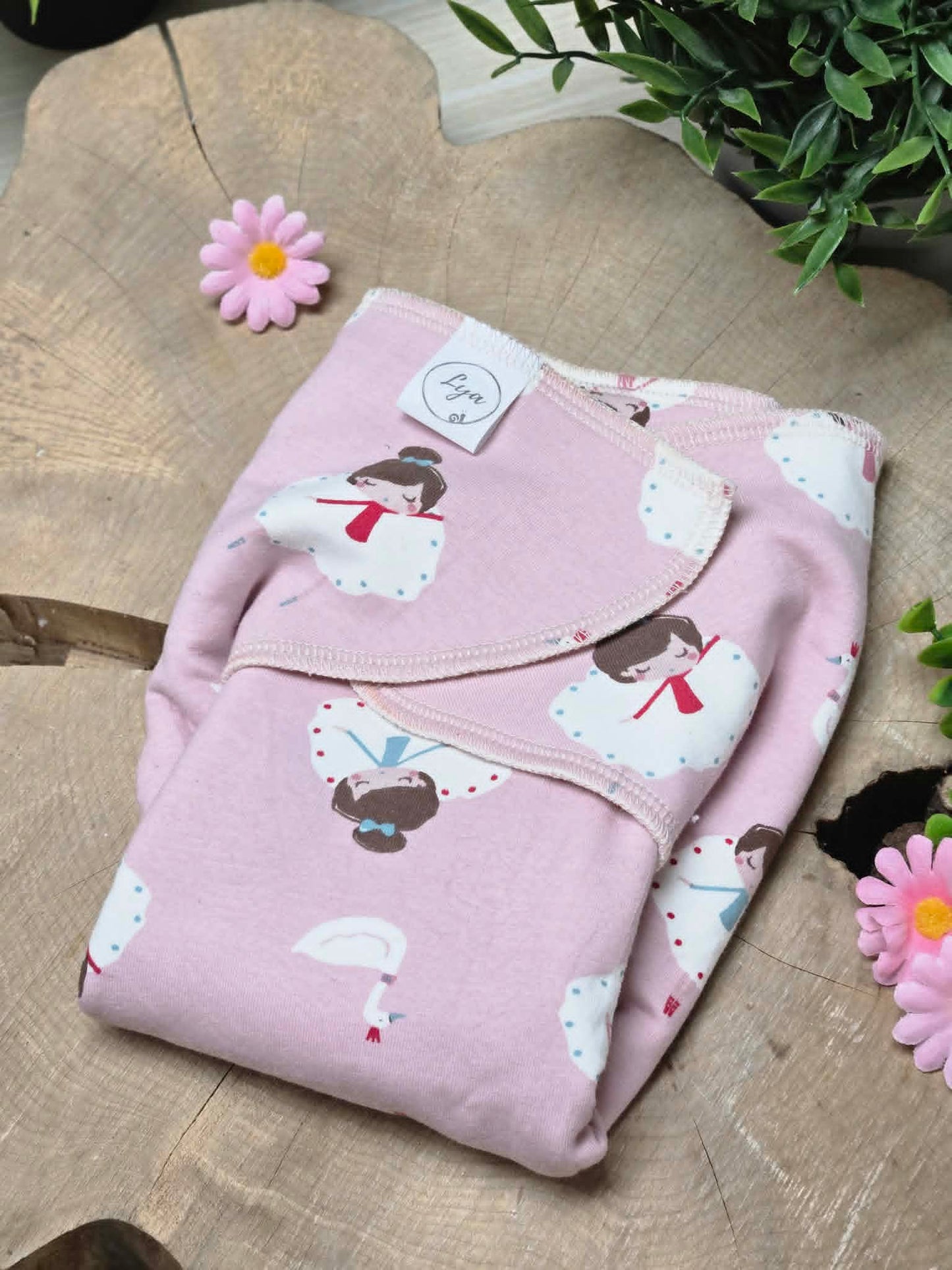LYA | PRÉPLATE | Couche lavable pré-assemblée avec booster | Taille Medium - prêt à partir
