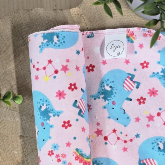 COUVERTURE EN FLANELLE | Croco rose - prêt à partir