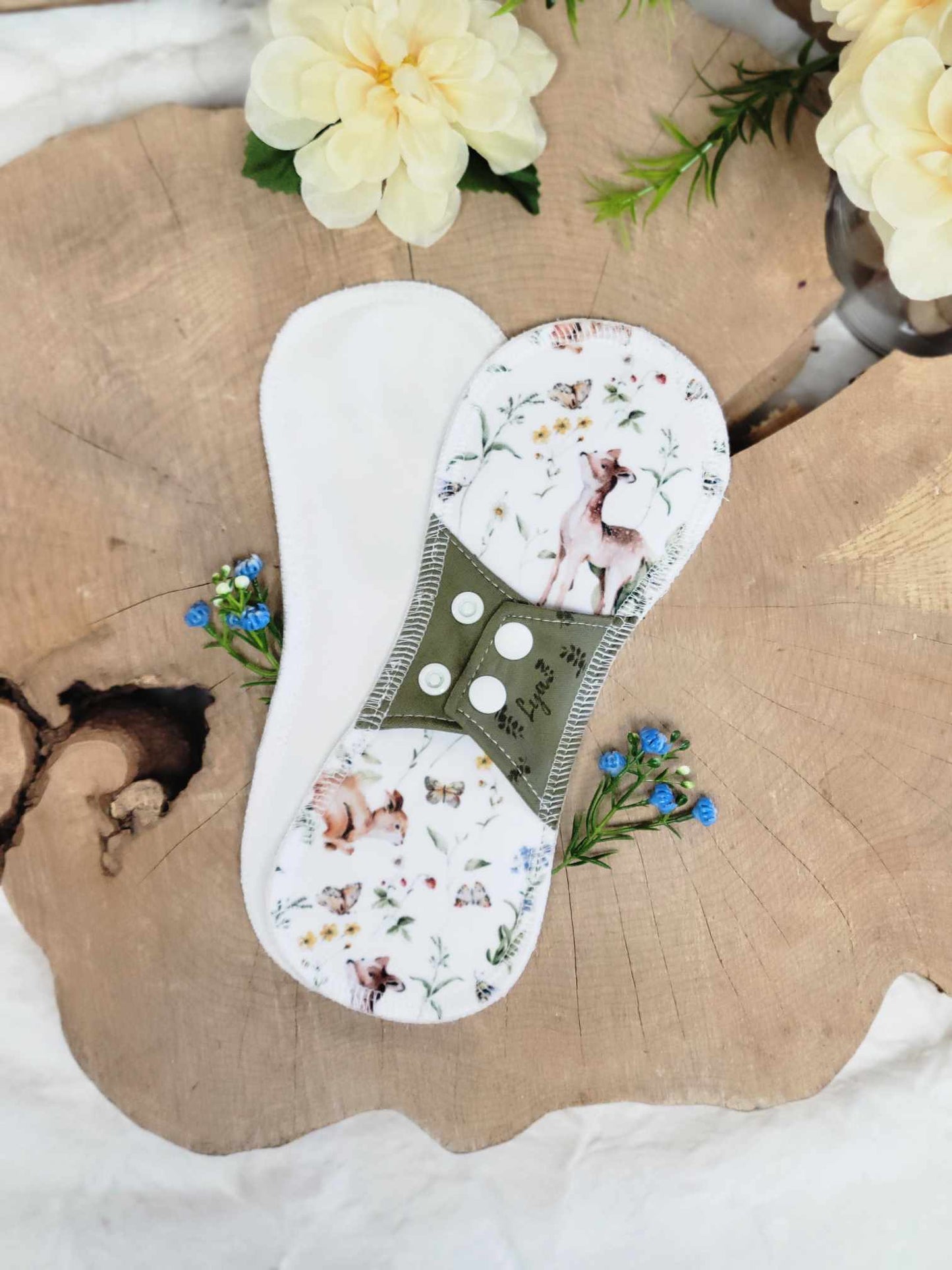ARIGALYA | MOTIF JUILLET DOUCES LIBELLULES | SERVIETTE HYGIÉNIQUE LAVABLE LYA - sur commande